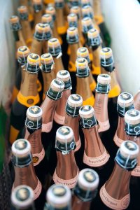 veu bus women tw apr 16