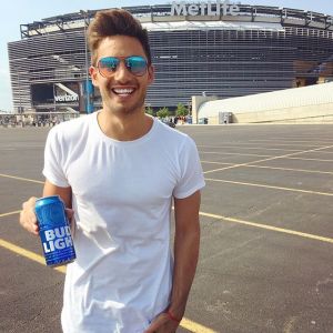 13557287_294482207564604_1023810331_n_002